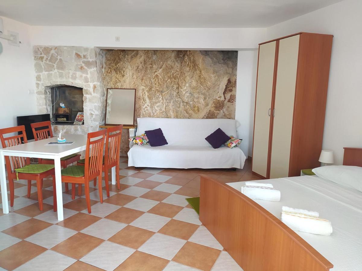 Apartmani Stine Donji Okrug  Exterior photo